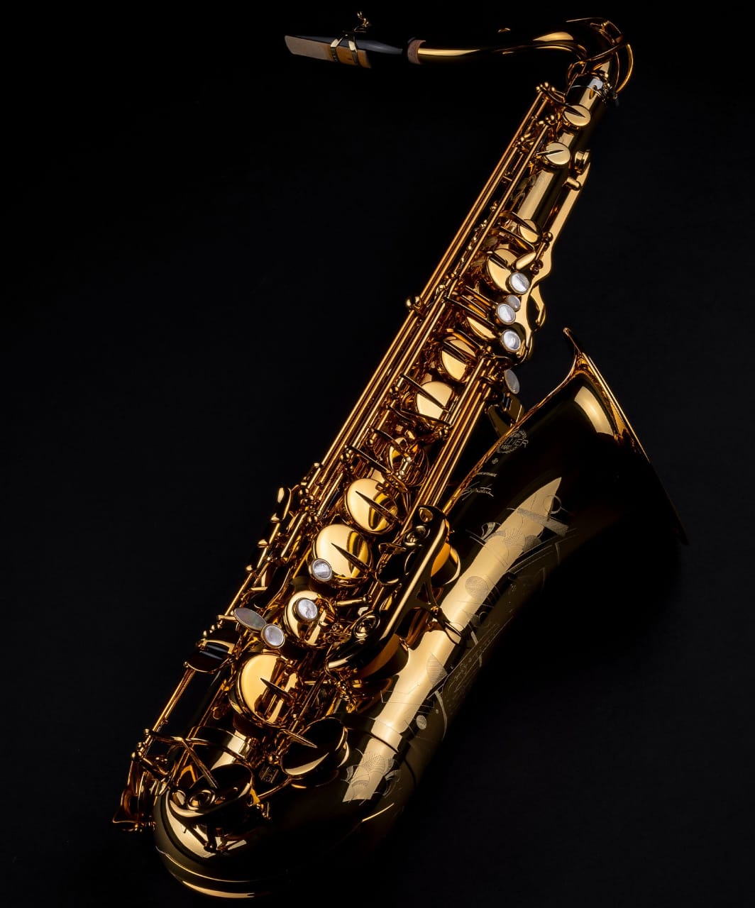 Live saxophone